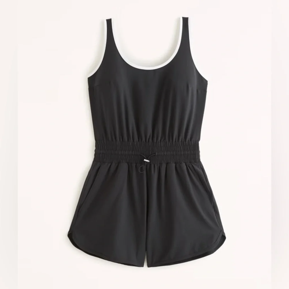 Abercrombie & Fitch Solid Black Traveler Romper Sz ST - Picture 2 of 9